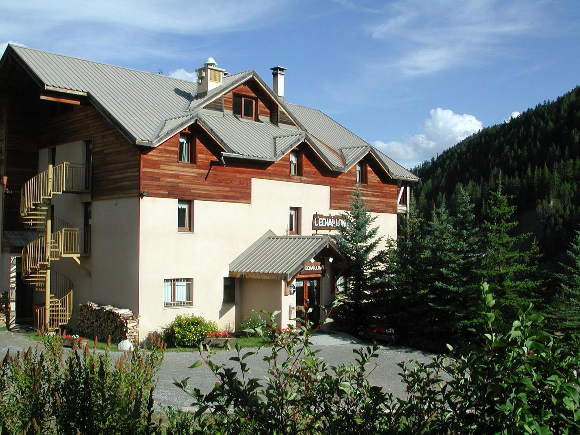 Hotel L'Echaillon Nevache Exterior photo